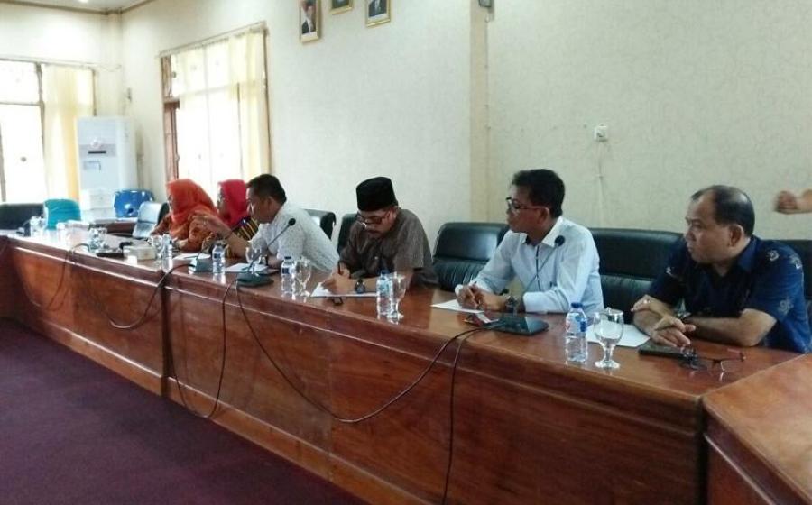 Komisi II DPRD Kota Hearing dengan Camat dan Lurah Kampung Melayu
