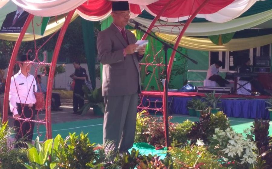 Kakanwil Kemenag Bengkulu Drs.H. Bustasar, MS. M.Pd