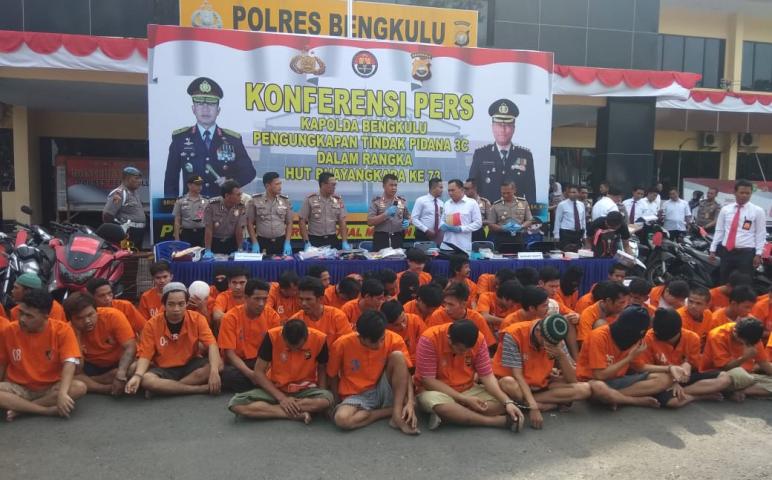 Hukum