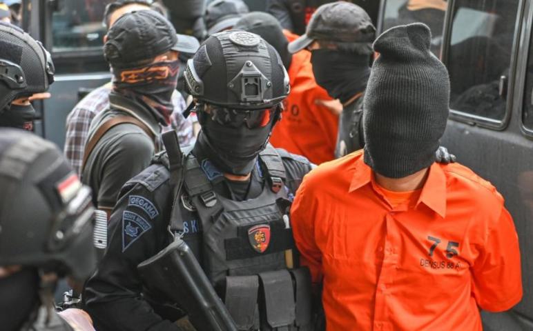 Hukum