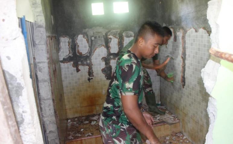 Satgas TMMD Kebut Perehaban MCK Masjid Al Ikhlas