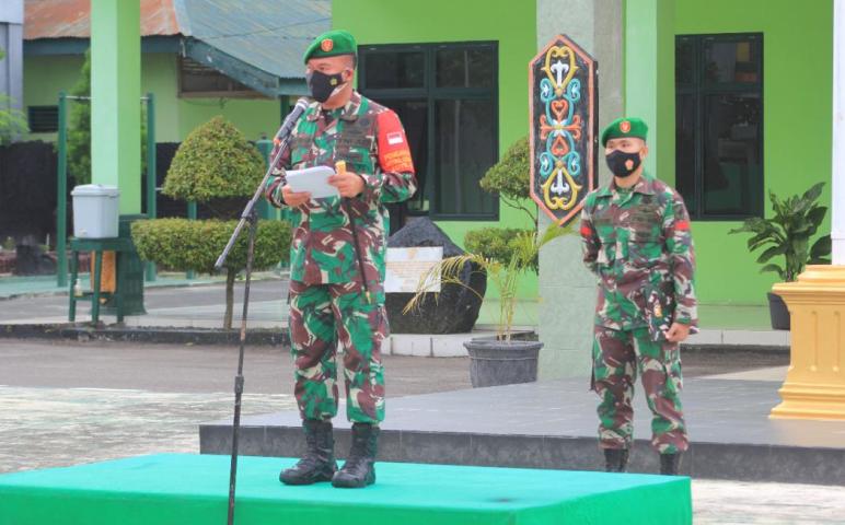 Dandim Palangka Raya Pimpin Upacara Korps Raport Kenaikan Pangkat 27 Prajurit