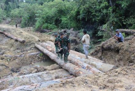 Jembatan Penghubung Desa Kampuri Capai 25 Persen