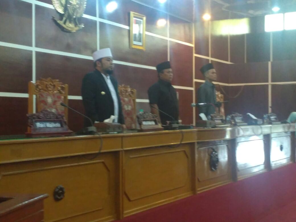 rangkaian paripurna DPRD 