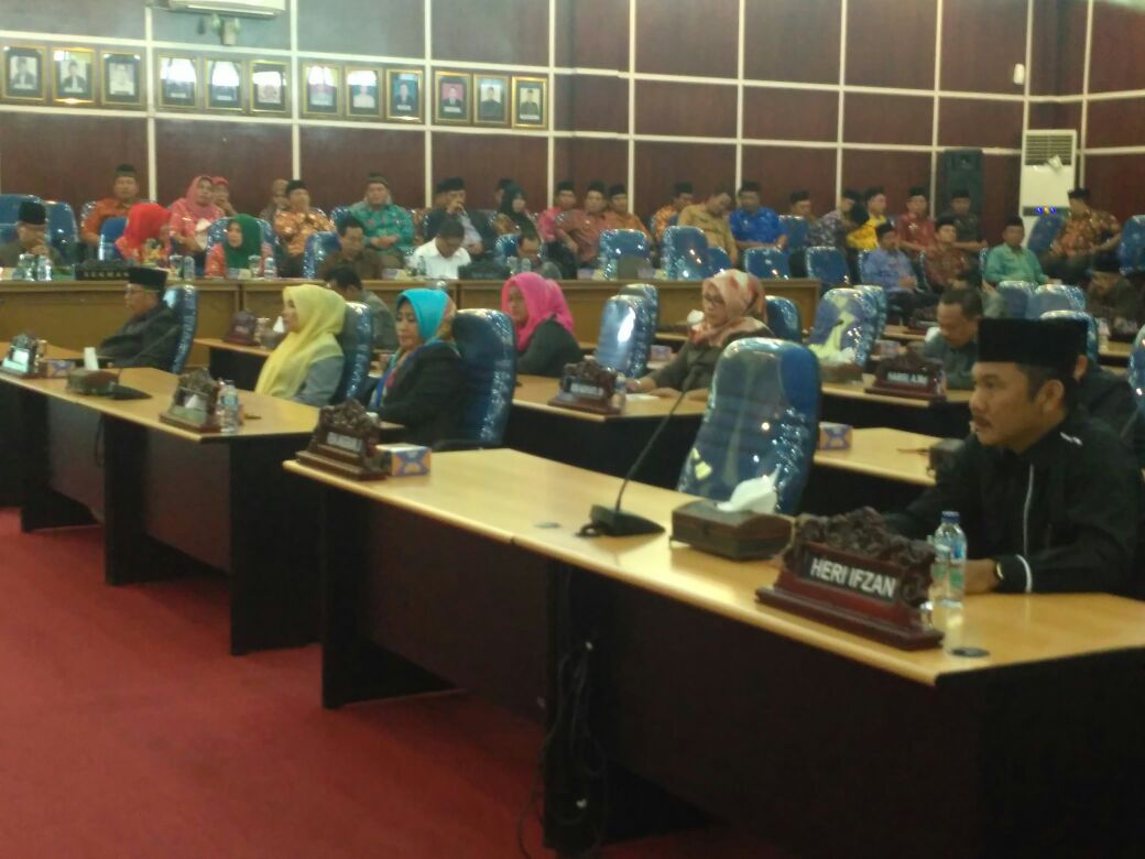 rangkaian paripurna DPRD 