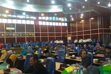 Rapat paripurna dengan agenda penyampaian nota keuangan atas rancangan APBD tahun 2018 oleh Walikota Bengkulu
