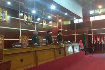 Rapat paripurna dengan agenda penyampaian nota keuangan atas rancangan APBD tahun 2018 oleh Walikota Bengkulu