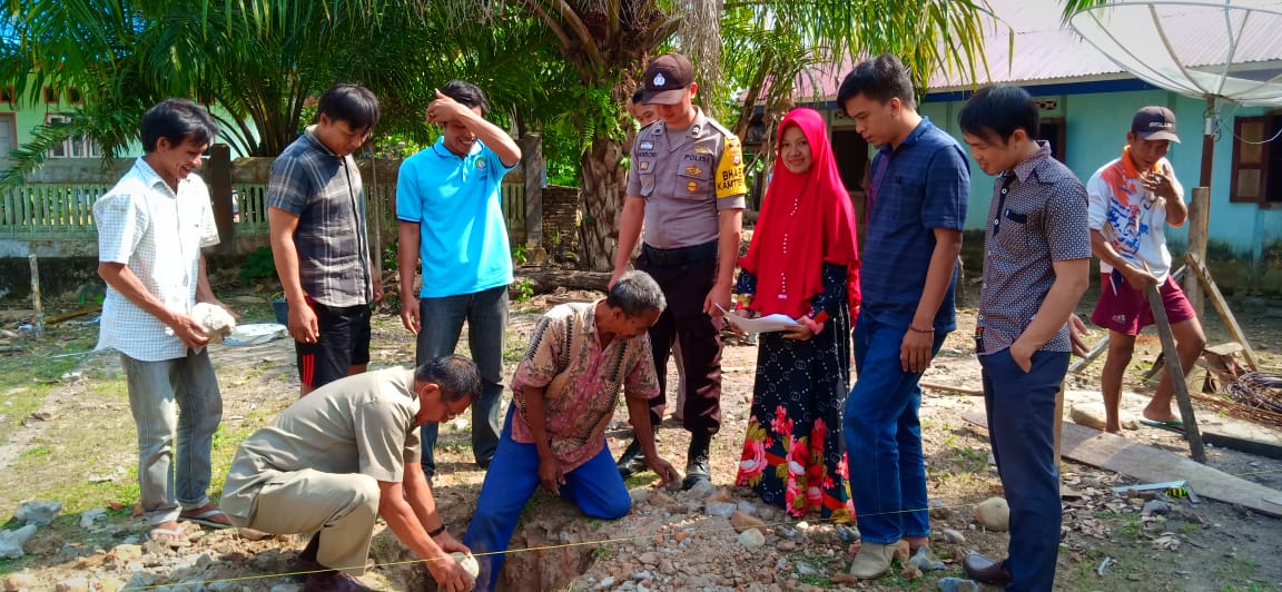 Peletakan Batu Pertama Pembangunan Gudang Desa