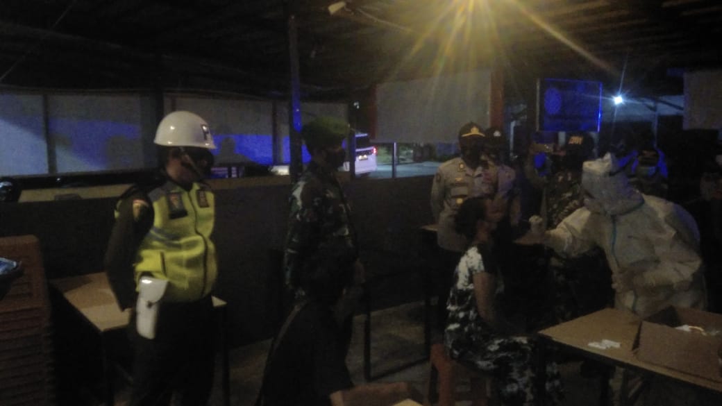 Langgar Pedoman PPKM, 41 Orang di Ngabang Dites Covid-19 