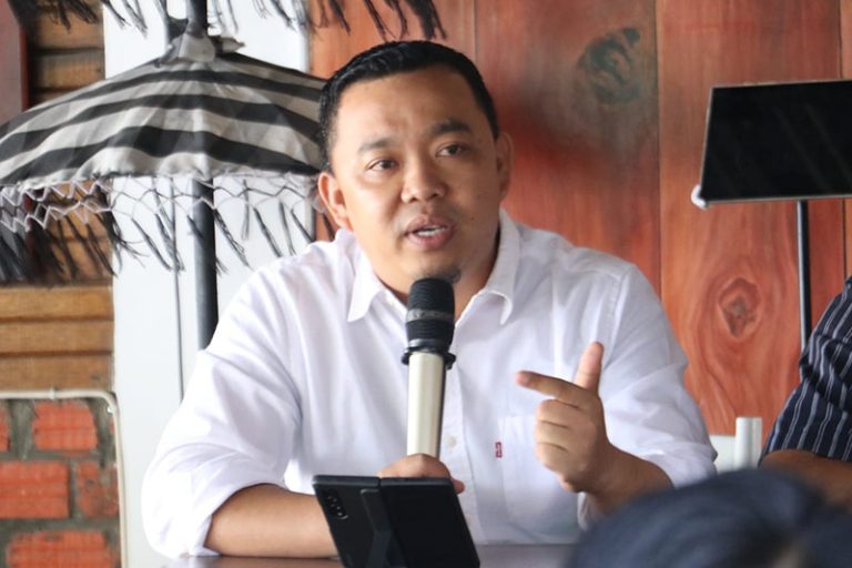  Ketua Komisi I DPRD Provinsi Bengkulu Dempo Xler
