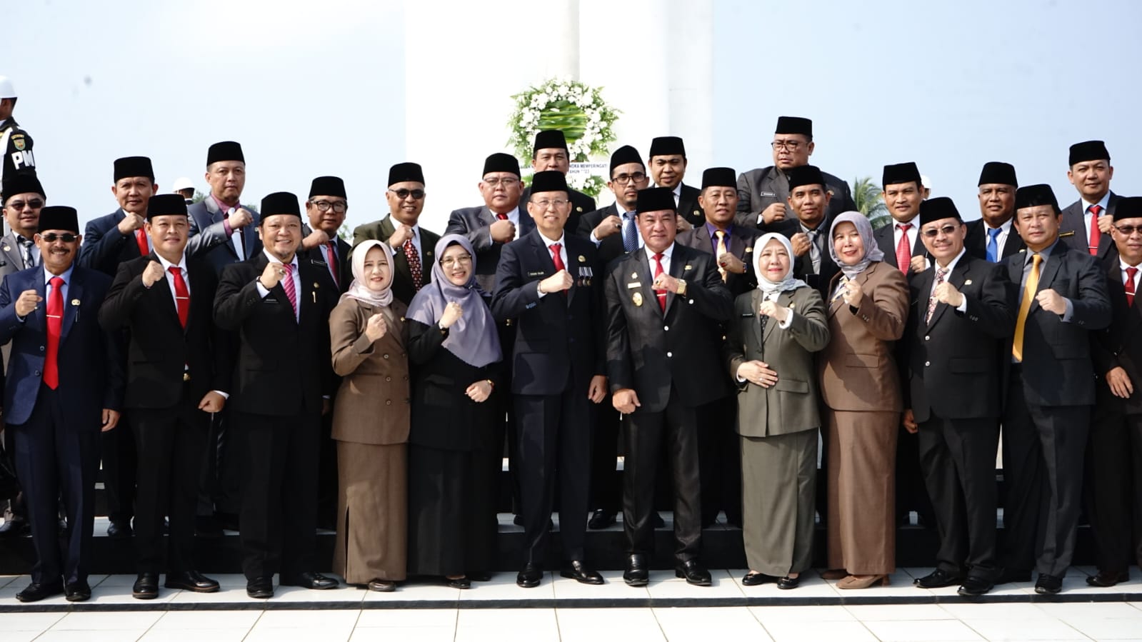 Jadi  Inspektur Upacara Hari Pahlawan, Wagub Rosjonsyah: Tanamkan Patriotisme Berbangsa dan Bernegara