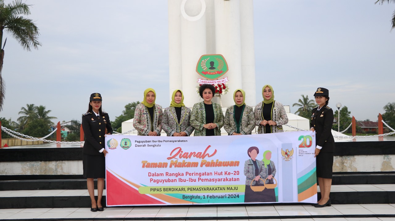   Ziarah dan Tabur Bunga di Tmp Balai Buntar, Penasihat Pipas Anna Reynhard: Mengenag Jasa Para Pahlawan 