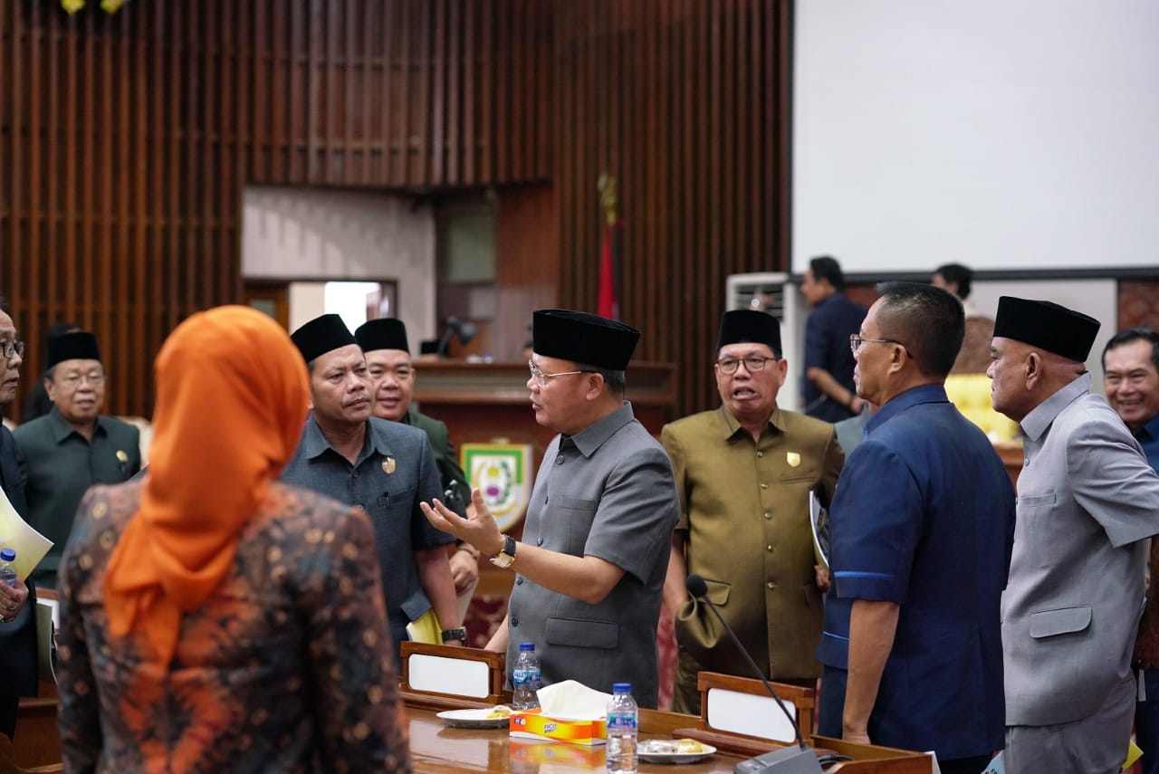 Ikuti Rapat Paripurna, Gubernur Rohidin Sampaikan LKPJ Kepala Daerah Tahun 2023