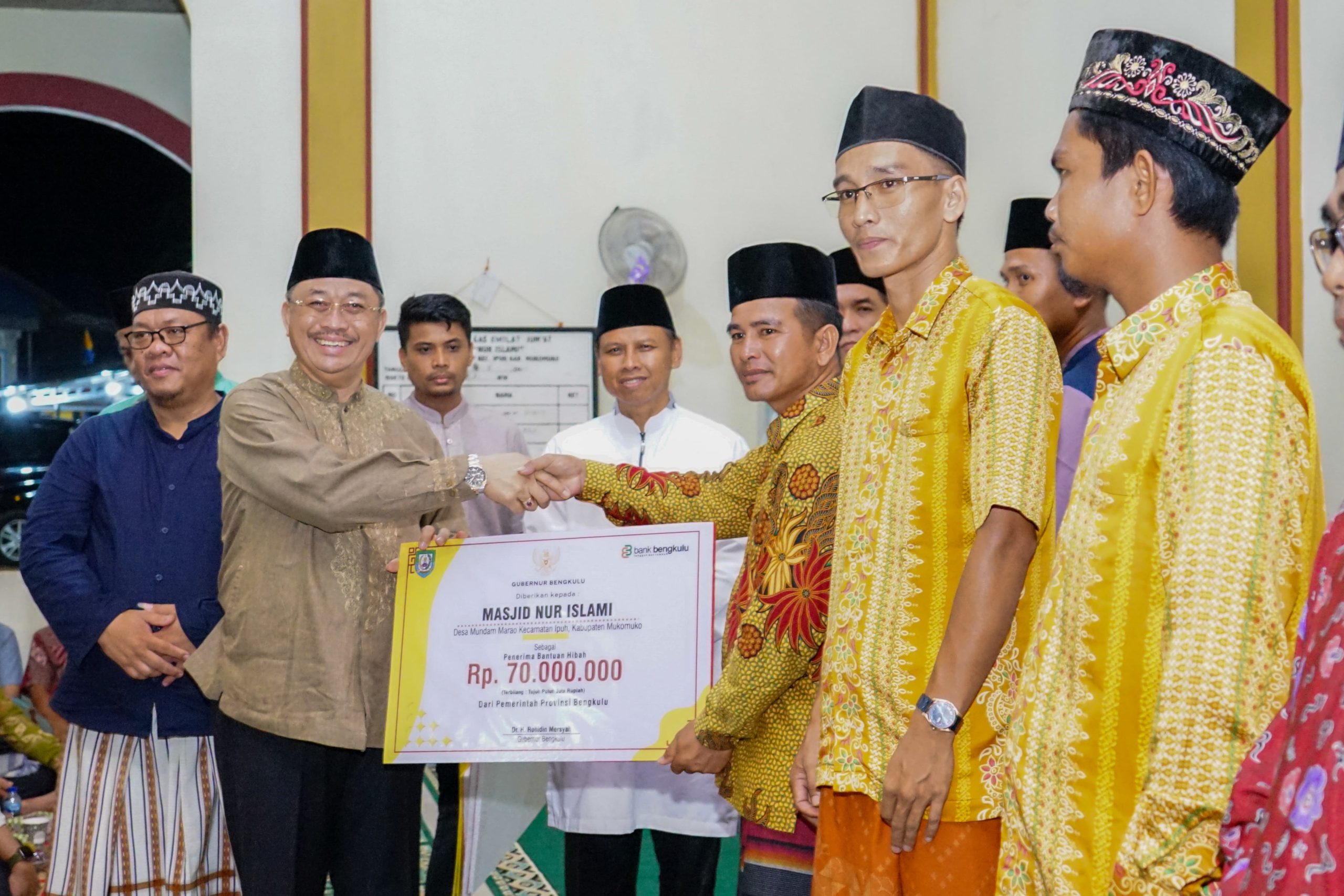 Pemprov Bengkulu Gelontorkan Bantuan Ratusan Juta untuk Pembangunan Masjid di Kabupaten Mukomuko