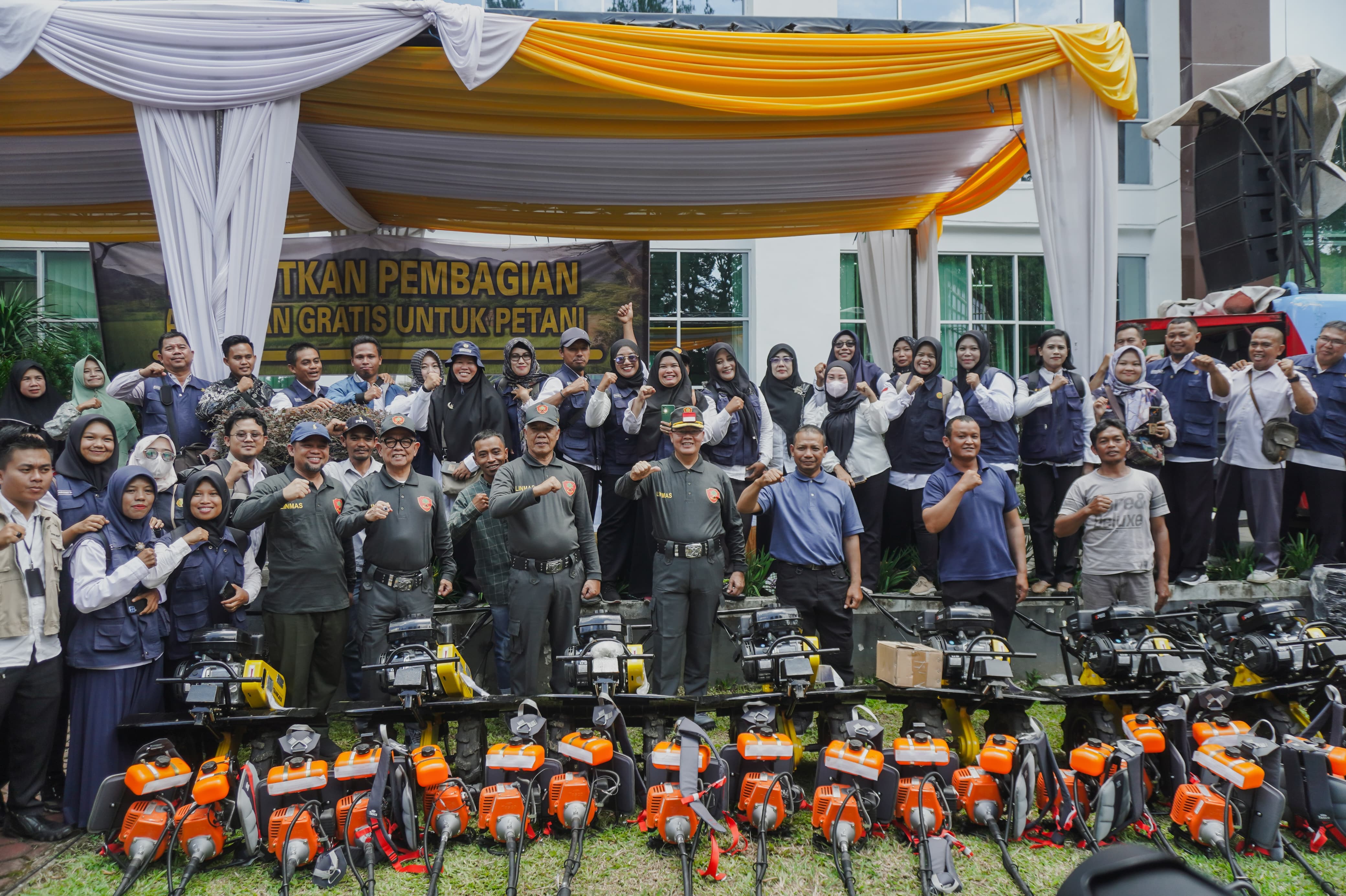 Distribusi Alsintan Capai 50%, Gubernur Rohidin Komit Dorong Produktivitas Petani