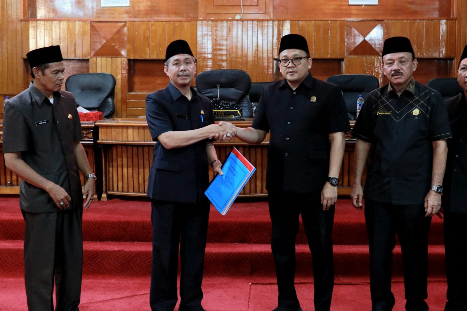 6 Fraksi Dewan Sampaikan Pandangan Umum Terhadap Nota Pengantar Bupati Tentang Raperda APBD Tahun 2025