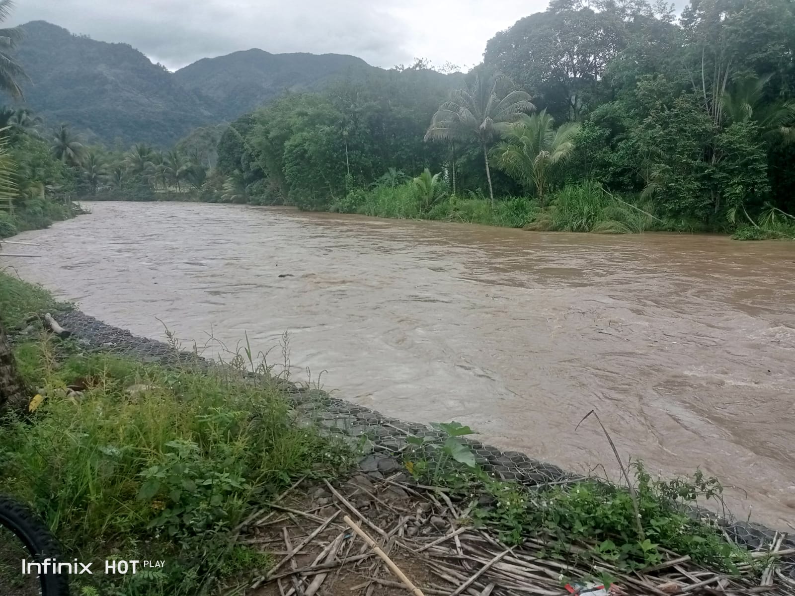 Sungai Ketahun Meluap, Warga Diminta Waspada