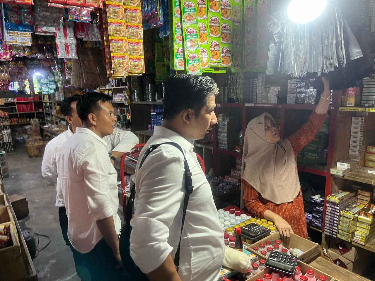 Antisipasi Kenaikan Harga Bahan Pokok, Unit Tipiter Polres Kepahiang Gelar Giat Bapokting di Pasar Kepahiang