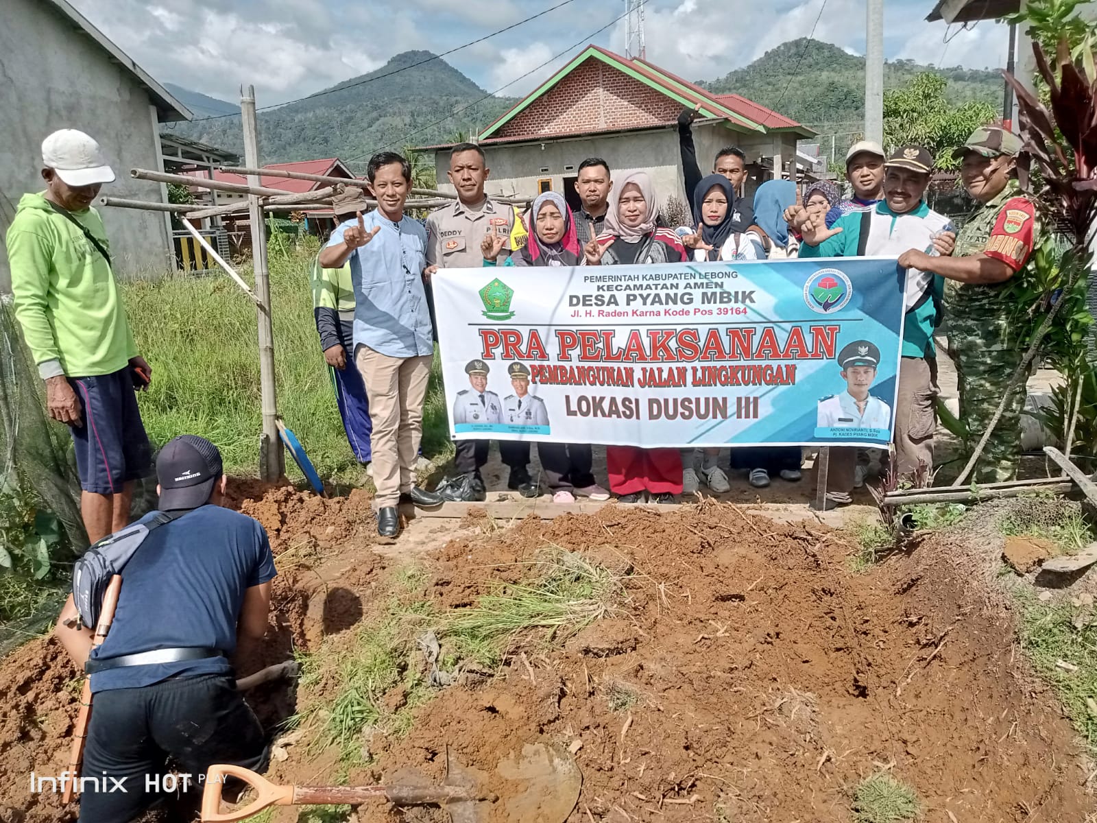 Pra pelaksanaan Titik Nol di mulai. pemdes pyang mbik bangun jalan lingkungan