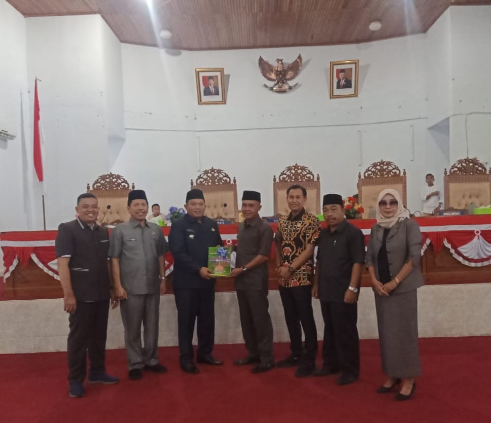 Paripurna DPRD Bupati Seluma Sampaikan LKPJ Tahun Anggaran 2023