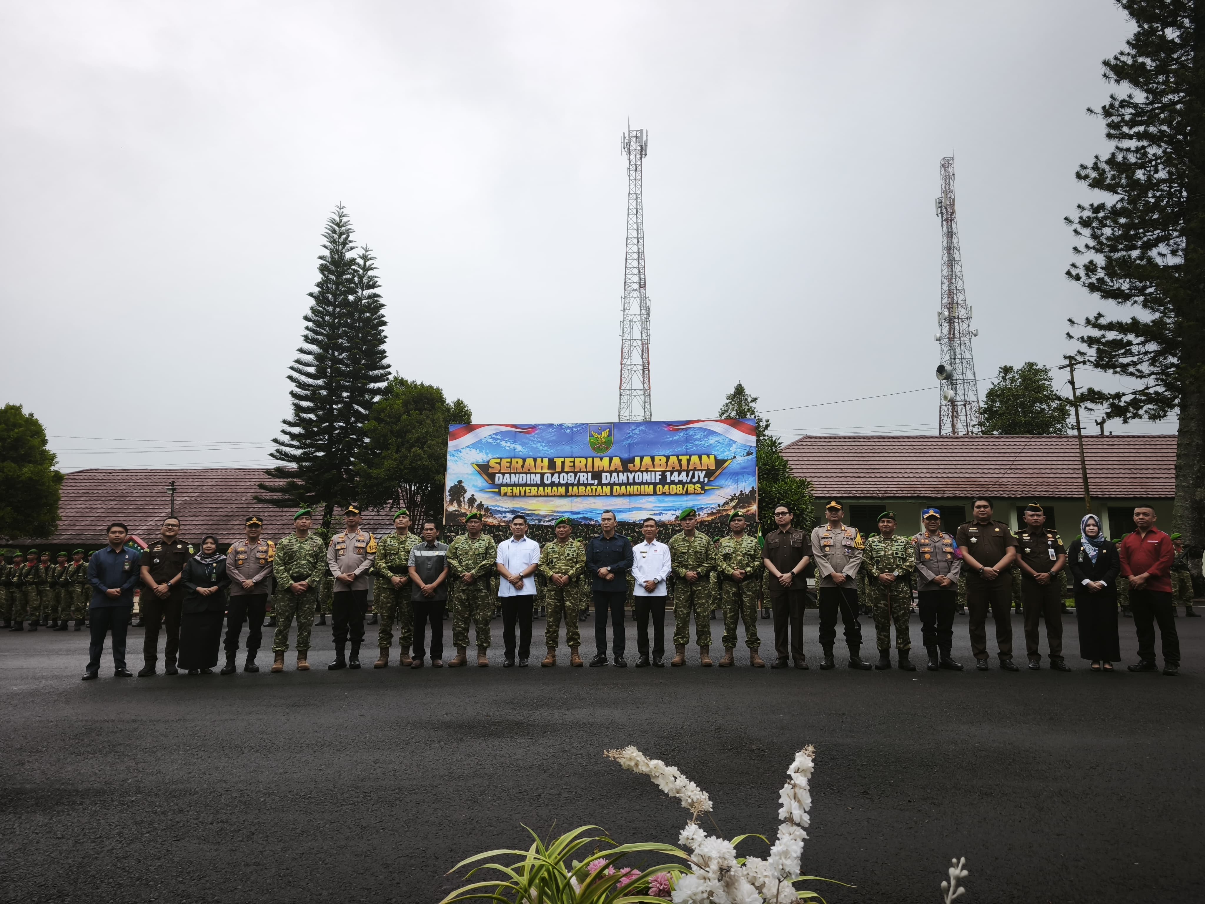Sinergi Pemkab dan TNI, Bupati Zurdi Nata Hadiri Sertijab Dandim 0409/RL Hingga Danyonif 144/JY