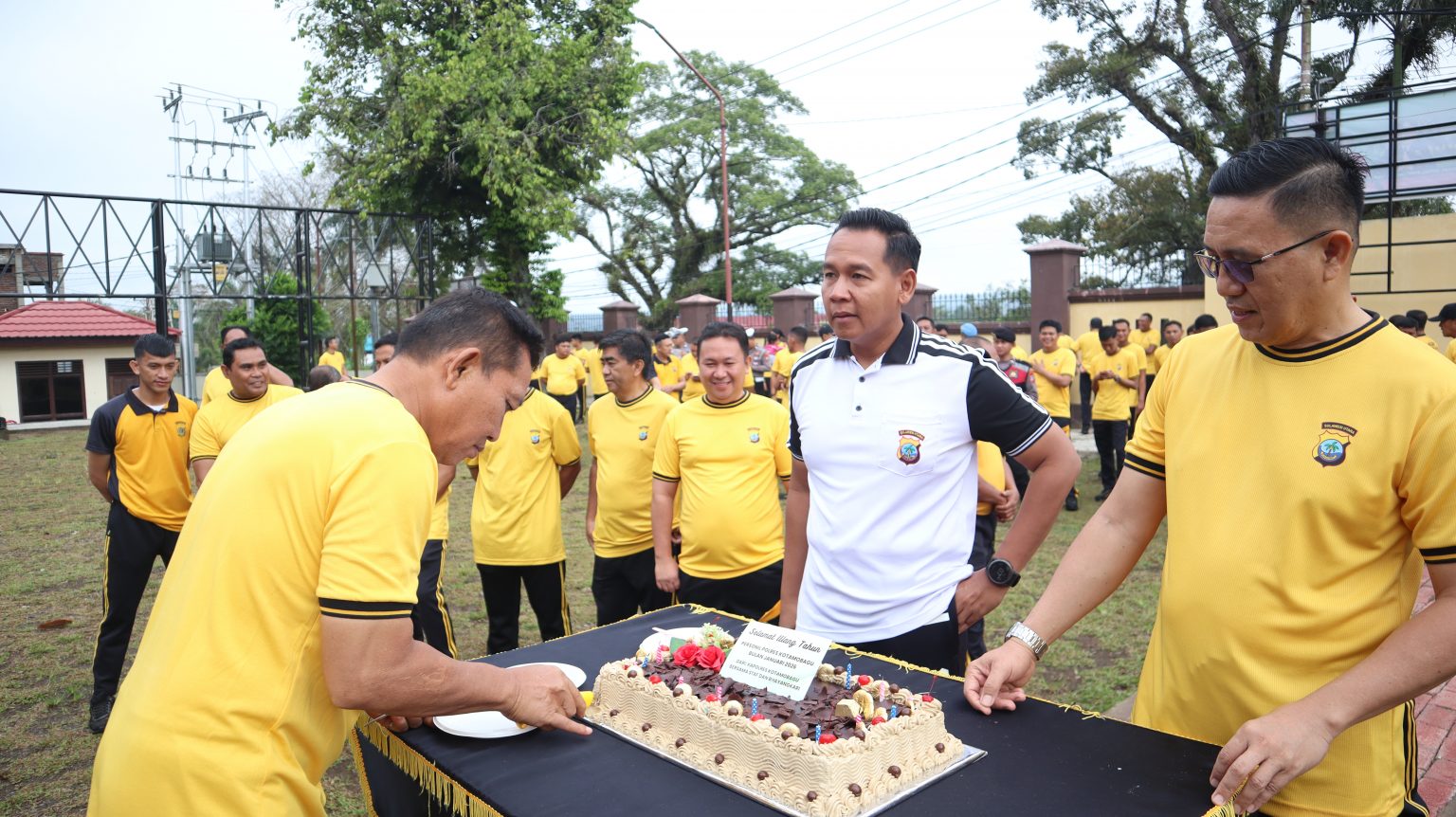 Foto:ulang tahun bulanan yg di siapkan Kapolres