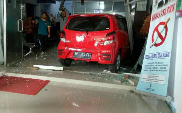 pintu utama pendaftaran RSUD