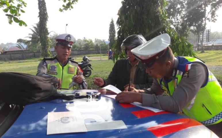 Hukum