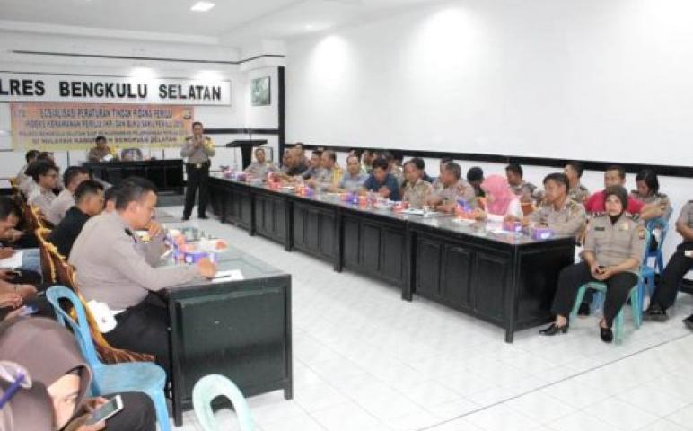 Hukum