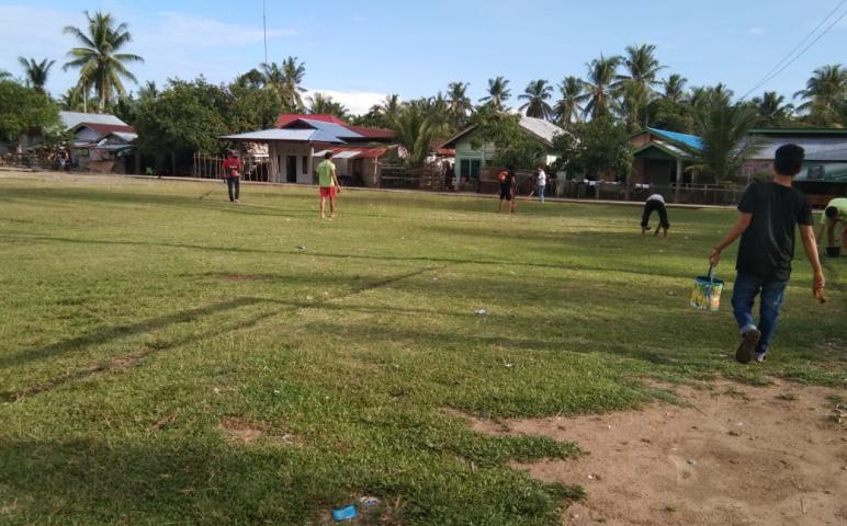 Masyarakat Laksanakan Gotong Royong