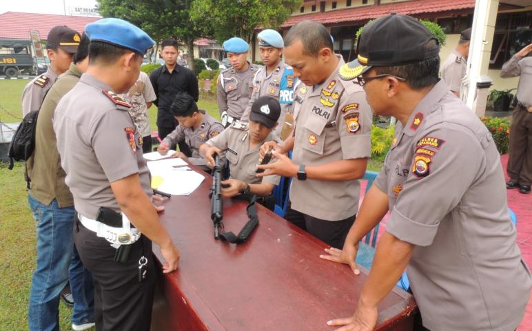 Hukum