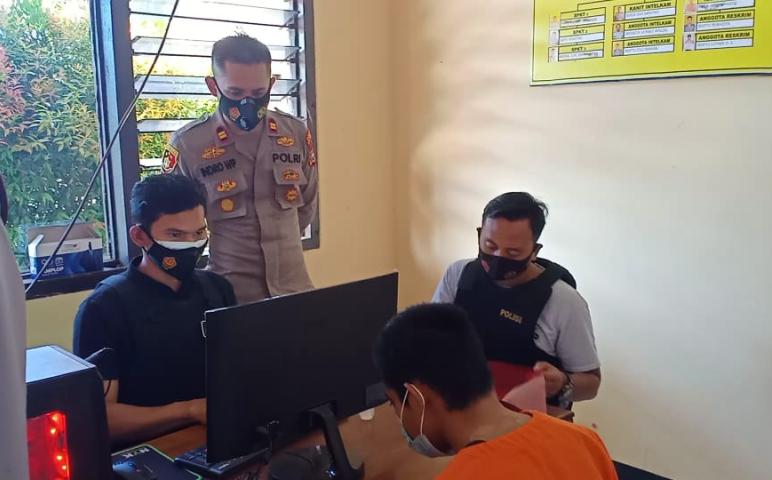 Hukum