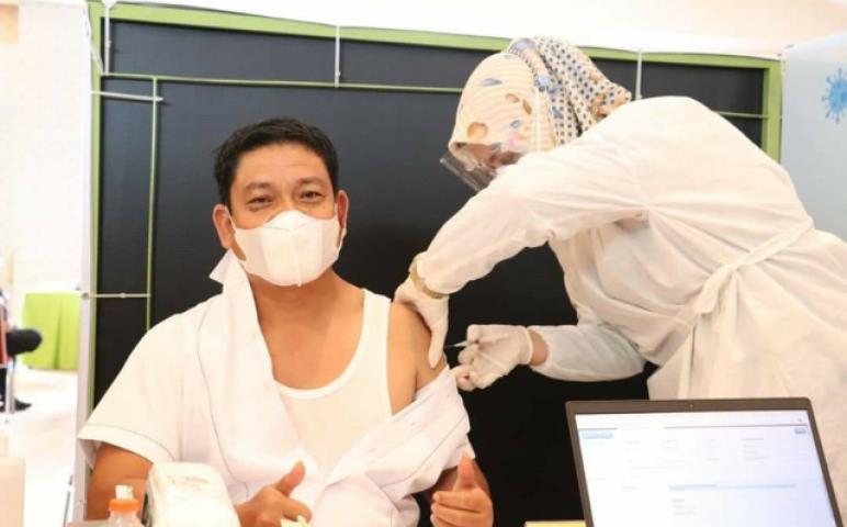 Anggota DPRD Riau Jalani Vaksinasi Guna Putus Mata Rantai Penyebaran Covid-19