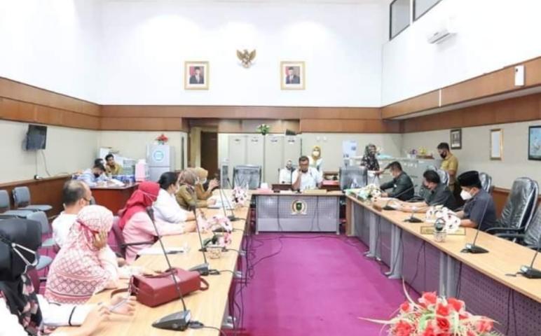 Komisi I DPRD Provinsi Riau Terima Aspirasi Tenaga Honorer K2