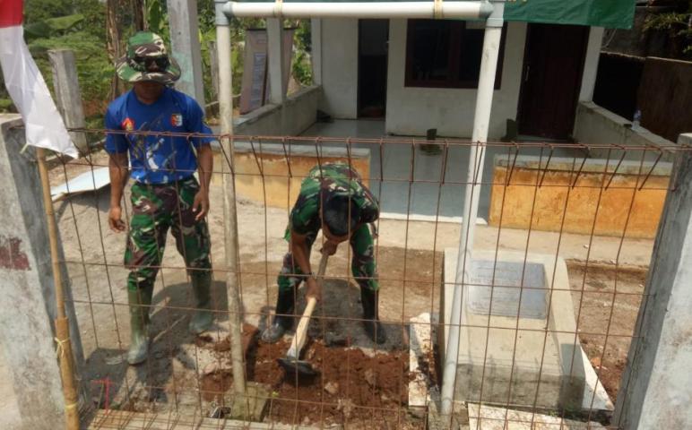 Satgas TMMD Ke-112 Percantik Posyandu Flamboyan 