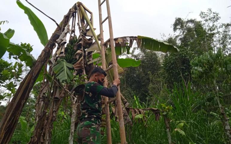 Bambu Tingkat Tangga Bambu untuk TMMD 112 Tulungrejo