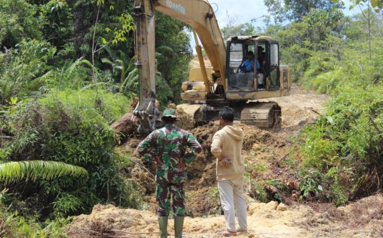 Satgas TMMD Bangun Jembatan Penghubung di Desa Kampuri