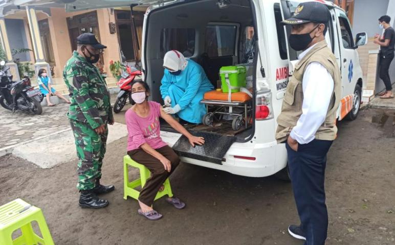 Pelayanan Mobil Vaksinasi di Sambut Warga 