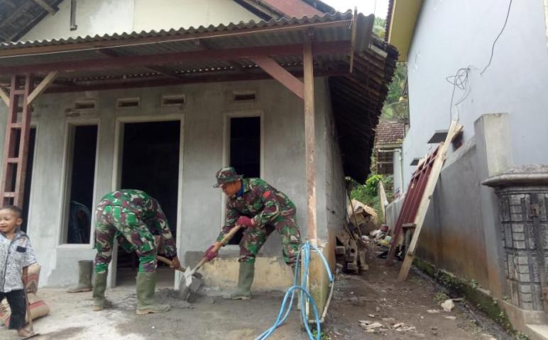 Garangnya Kaos Loreng di Lokasi TMMD 