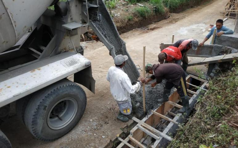 Putaran Molen Pacu Semangat Satgas dan Warga 