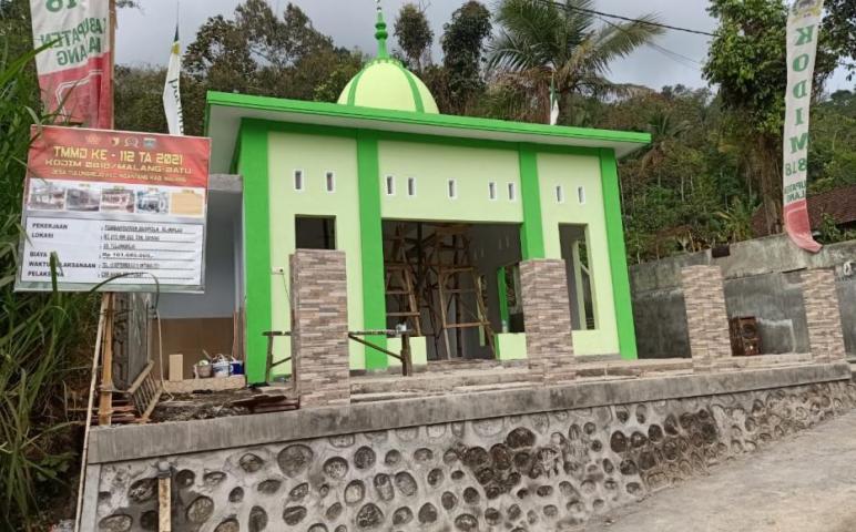 Satgas TMMD 112 Perindah Mushola Al-Ikhlas
