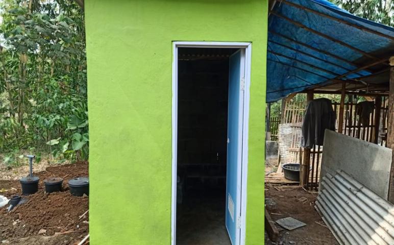Satgas TMMD Bangun Jamban Buat Warga Tulungrejo