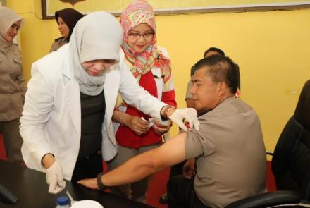 Kapolda Bengkulu Buka Penyuluhan dan pemberian Vaksinisasi Hepatitis B