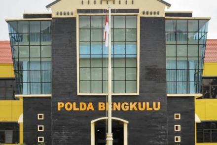 Hukum