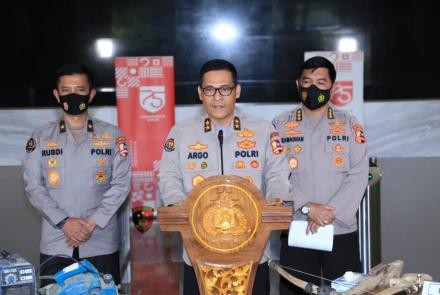 Hukum