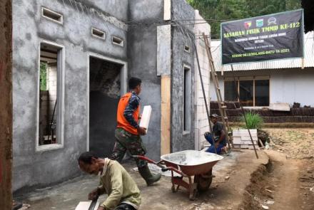 Batako Putih Kita Mainkan 