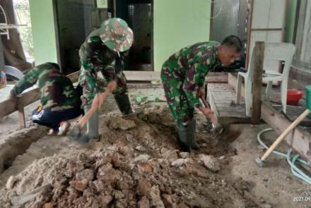 Satgas TMMD ke 112 Renovasi Sarana MCK Masjid Al Ikhlas