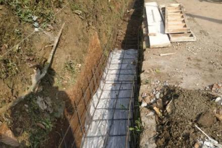 PLASTIK COR TERPASANG DI SASARAN DRAINASE