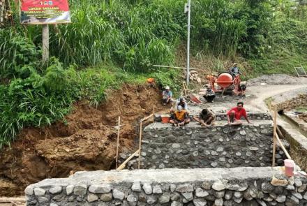 Plat Deker Hampir Tuntas 
