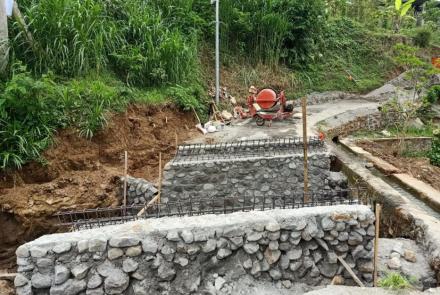 Hampir Tuntas Plat Deker Tulungrejo